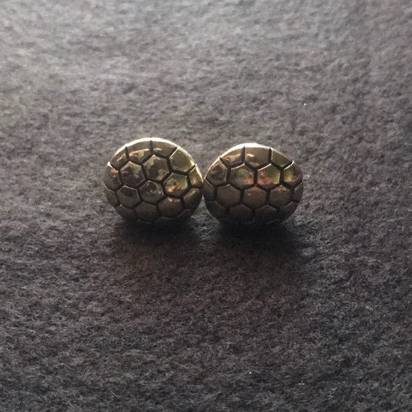 Earrings - Picture 2 of 3